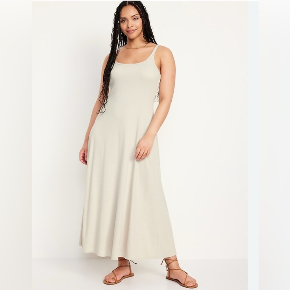 Old Navy Fit and Flare Ribbed Maxi Dress Size XL
NEW - Picture 1 of 12